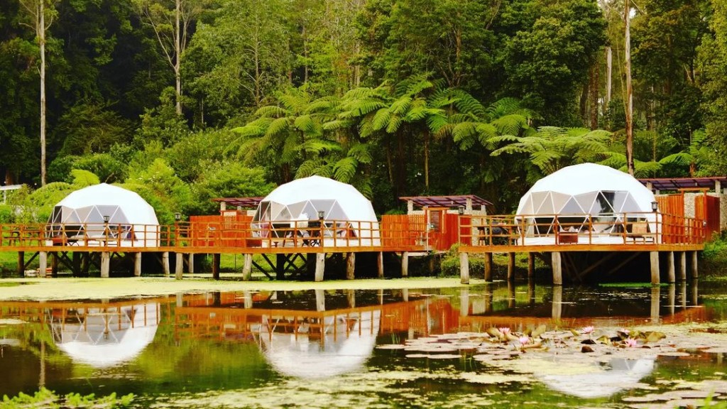 Berapakah Harga Iglo Camp Ranca Upas Glamping Unik Dengan Tenda Mirip