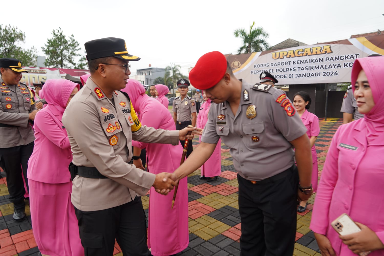 Tahun Baru Pangkat Baru 58 Anggota Polres Tasikmalaya Kota Naik