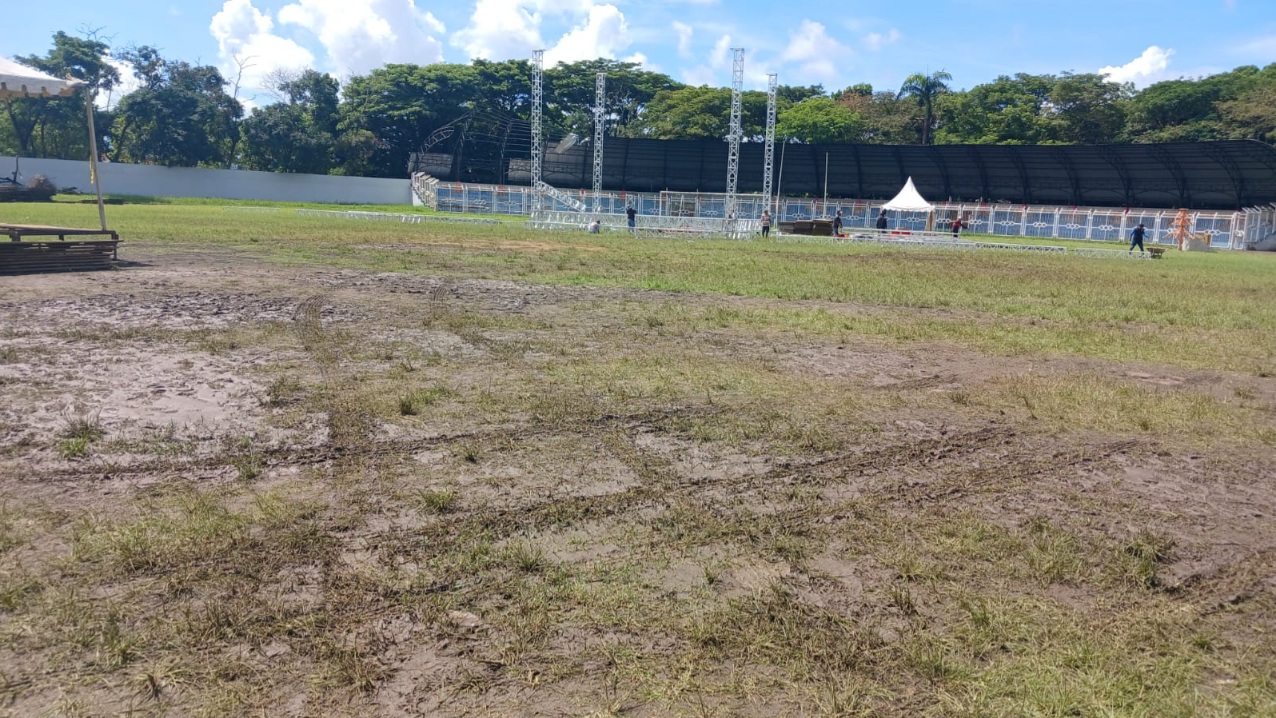 Rumput Stadion Dadaha Rusak Dipakai Konser Pecinta Bola Di Kota