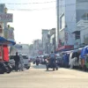 Tutup atau Buka, Infrastruktur Menyesuaikan