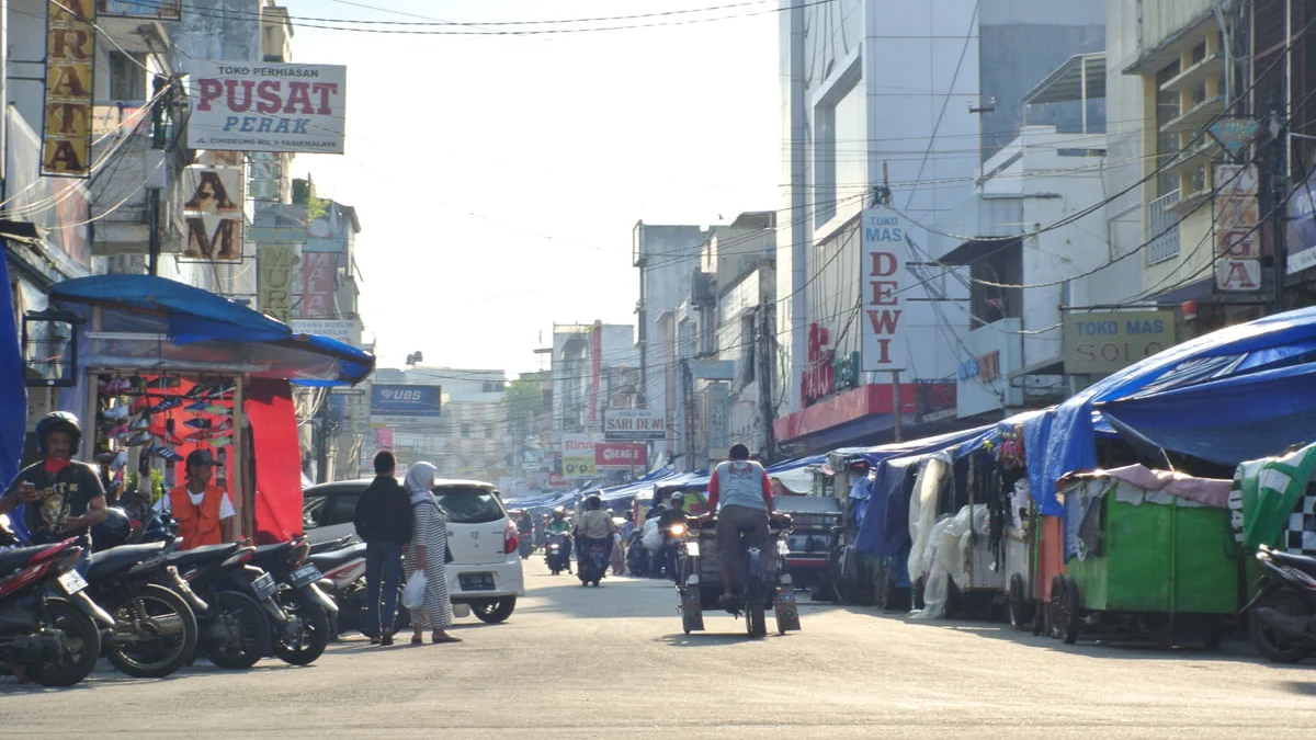 Tutup atau Buka, Infrastruktur Menyesuaikan