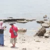 Jangan Nekat Berenang di Karapyak!