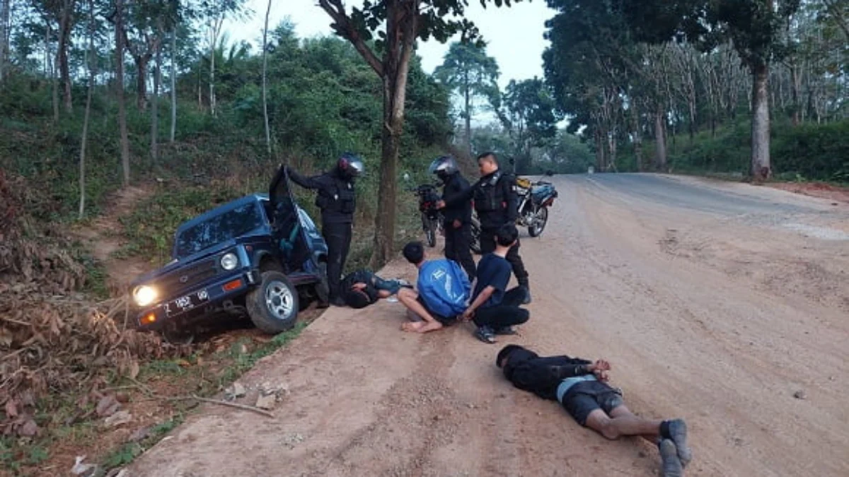 Maung Galunggung Menyergap, Penabrak Tiarap