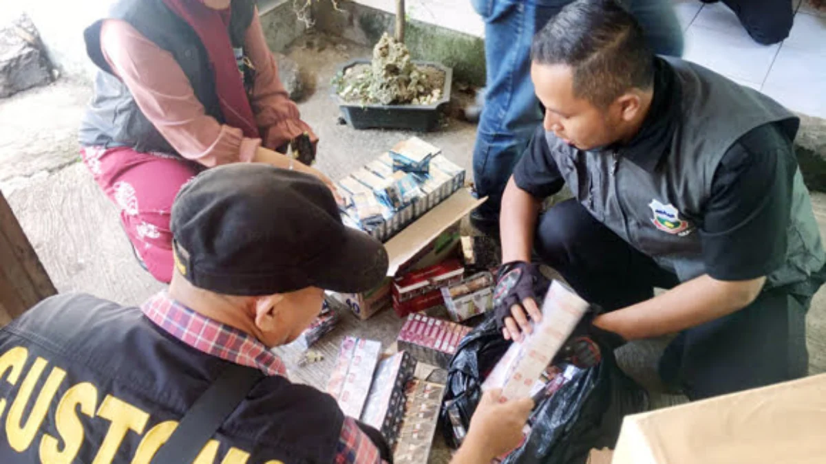 Rokok Ilegal Jadi Sasaran Razia