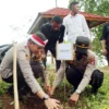 Bantu Atasi Kerusakan Hutan, Tanam 10.000 Pohon di Lahan Kritis