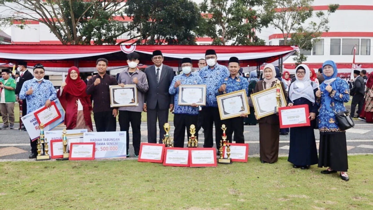 Pacu Kreativitas, Bappelitbangda Berikan Award