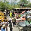 Lulus SMK, Ingin Kerja, Tertimpa Truk