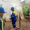 Warga Gotong Royong Bedah Rumah