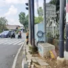 Tiang di Tengah Trotoar Harus Dirapikan