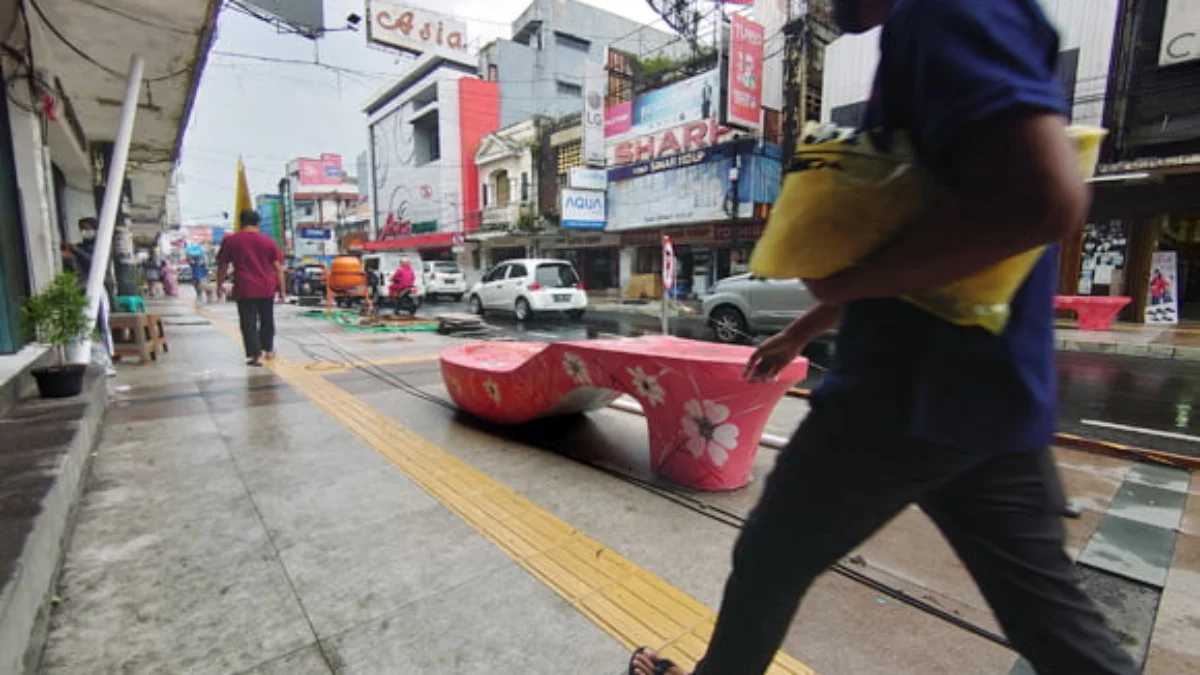 Tutup Ruang Gerak PKL