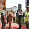 Bangun Sarana MCK untuk Warga