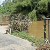 Pagar Jogging Track Pusdai Hancur