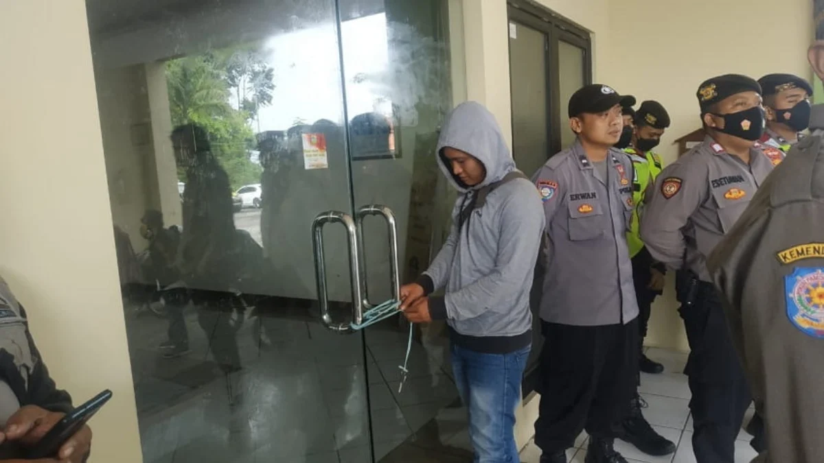 Dinas Jangan Antikritik Dinas Jangan Antikritik