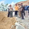 Komisi III Monev, Pemborong Tak Hadir
