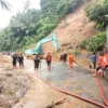 Sempat Tertutup, Jalan Salopa Kembali Normal