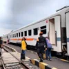 Aturan Naik Kereta Masih Ketat