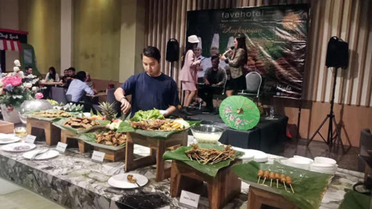 Serunya Dinner Ala Angkringan di Favehotel