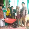 Santani Serahkan Bantuan Alat Pertanian