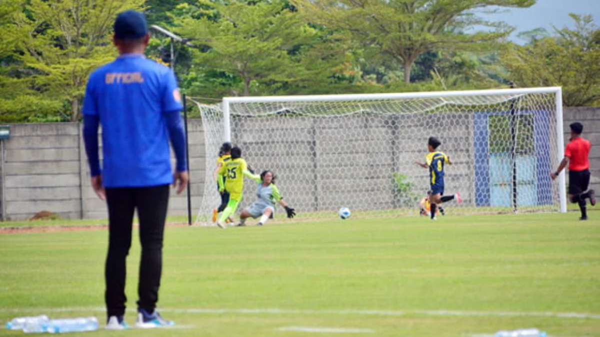 Tim Sepak Bola Putri Takluk