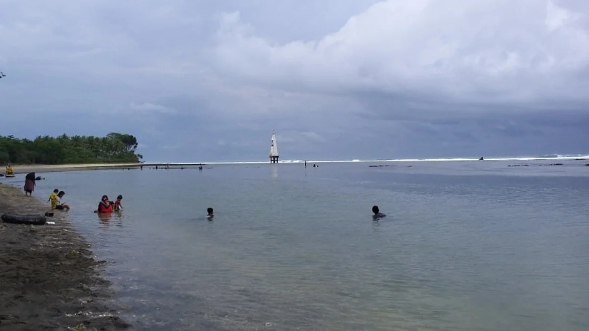 Wisata Pantai Tetap Ramai