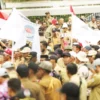 Giliran Perangkat Desa Demo