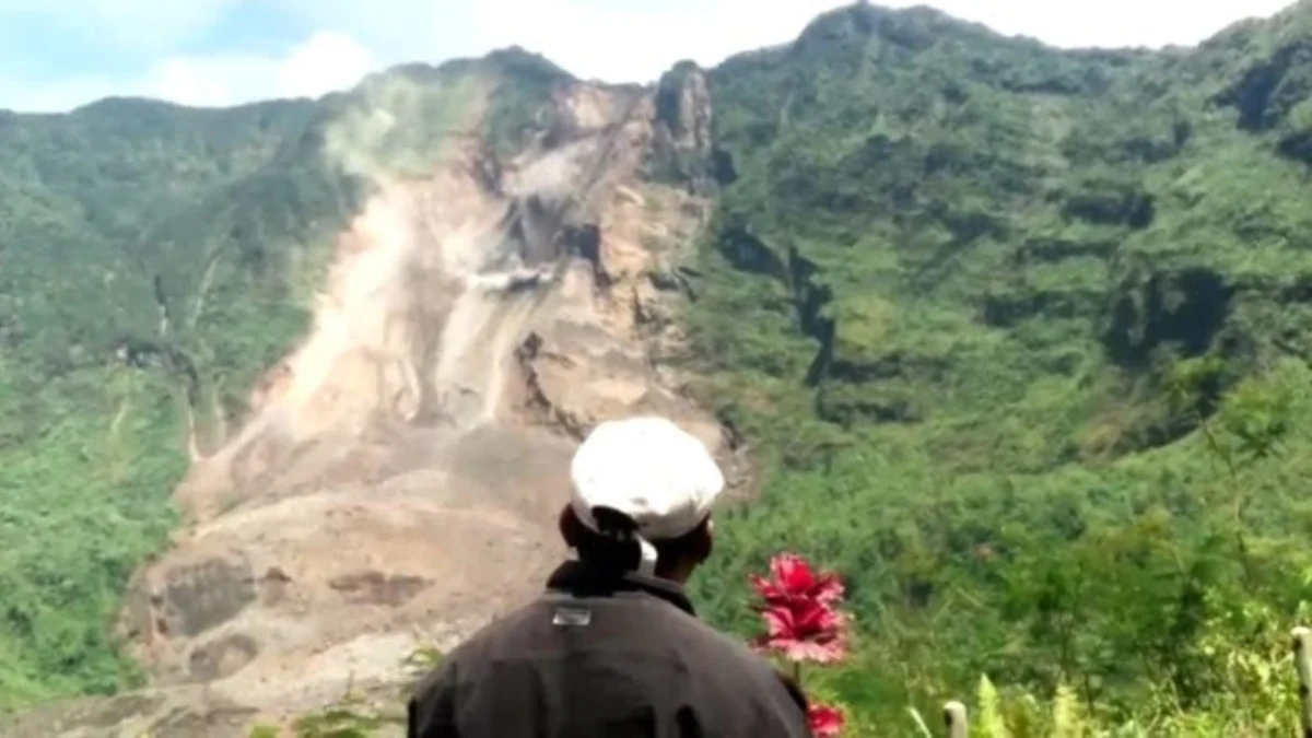 Gunung Galunggung Longsor