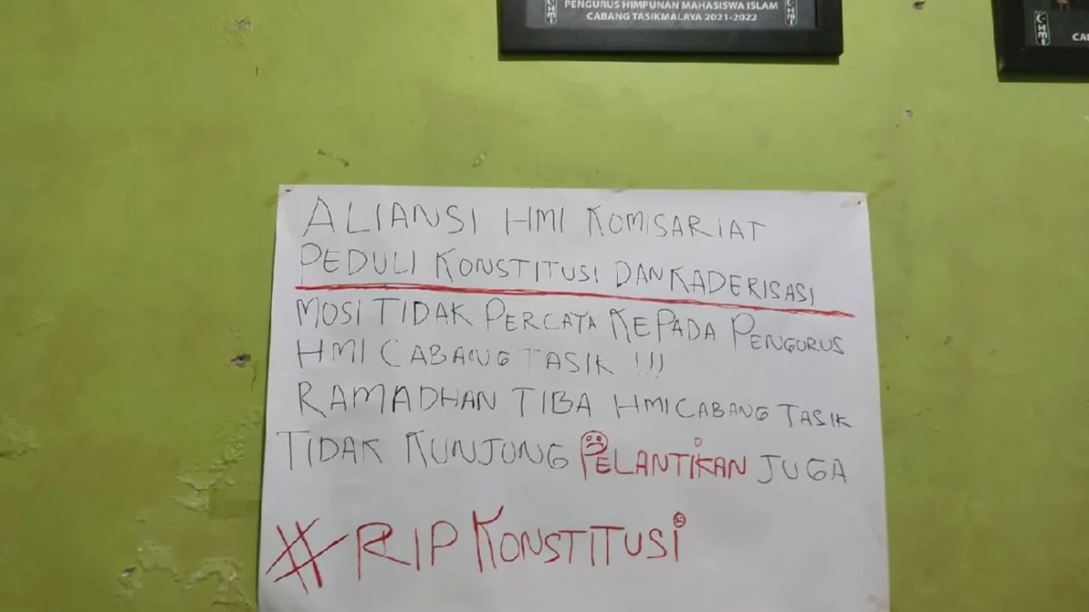 Poster Mosi Tidak Percaya HMI Tasikmalaya