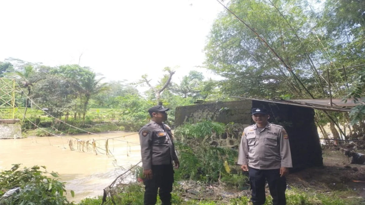 jembatan gantung di ciamis putus