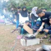 ratusan santri liwetan di darusalam