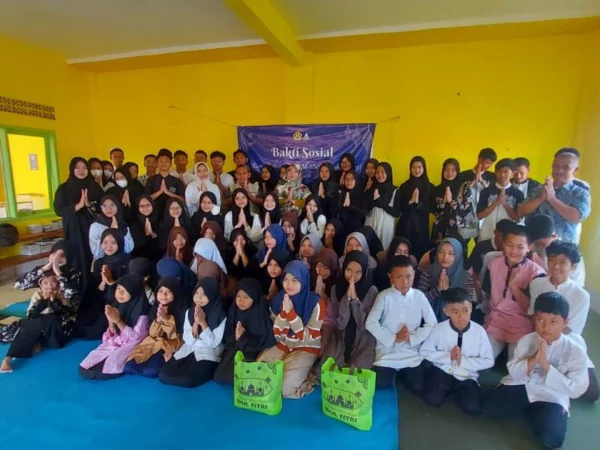 Bakti Sosial Siswa SMAN 1 Tasikmalaya di Panti Asuhan Azzahra