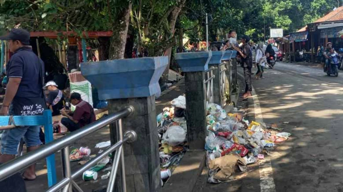 Sampah di Pangandaran