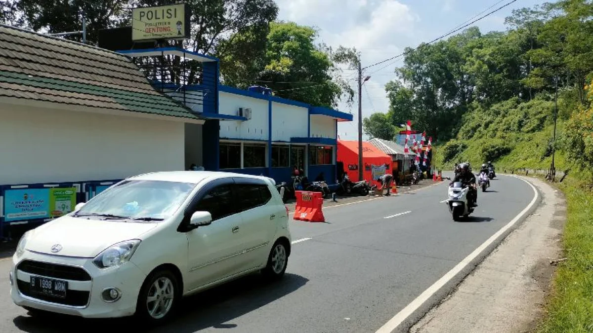 Info Arus Balik Lebaran. Kendaraan melintas di Jalur Gentong Tasikmalaya dengan lancar di masa arus balik, Selasa siang (25/4/2023)