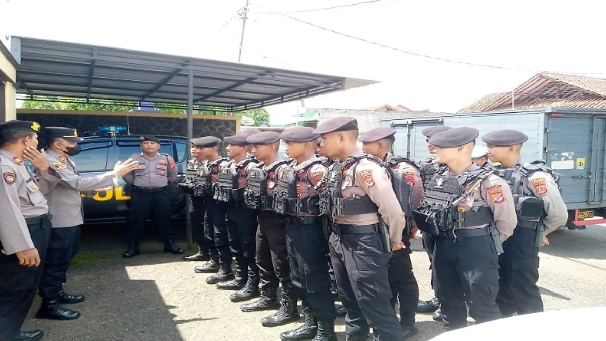 Polisi menyiapkan pengamanan unjuk rasa