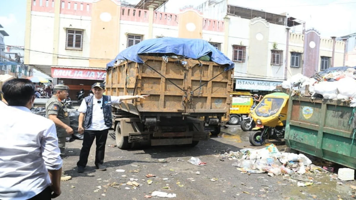 satgas tasik resik bersihkan sampah