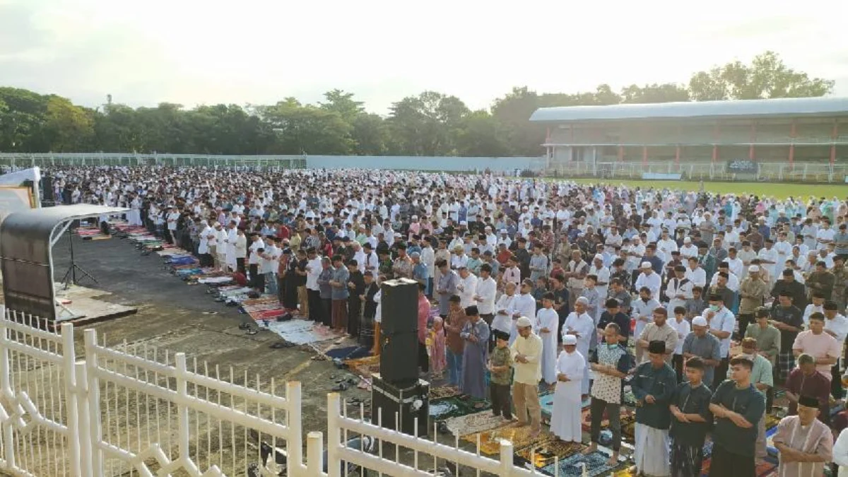 Ribuan Warga Ikut Salat Ied Bersama PD Muhammadiyah Kota Tasikmalaya di Stadion