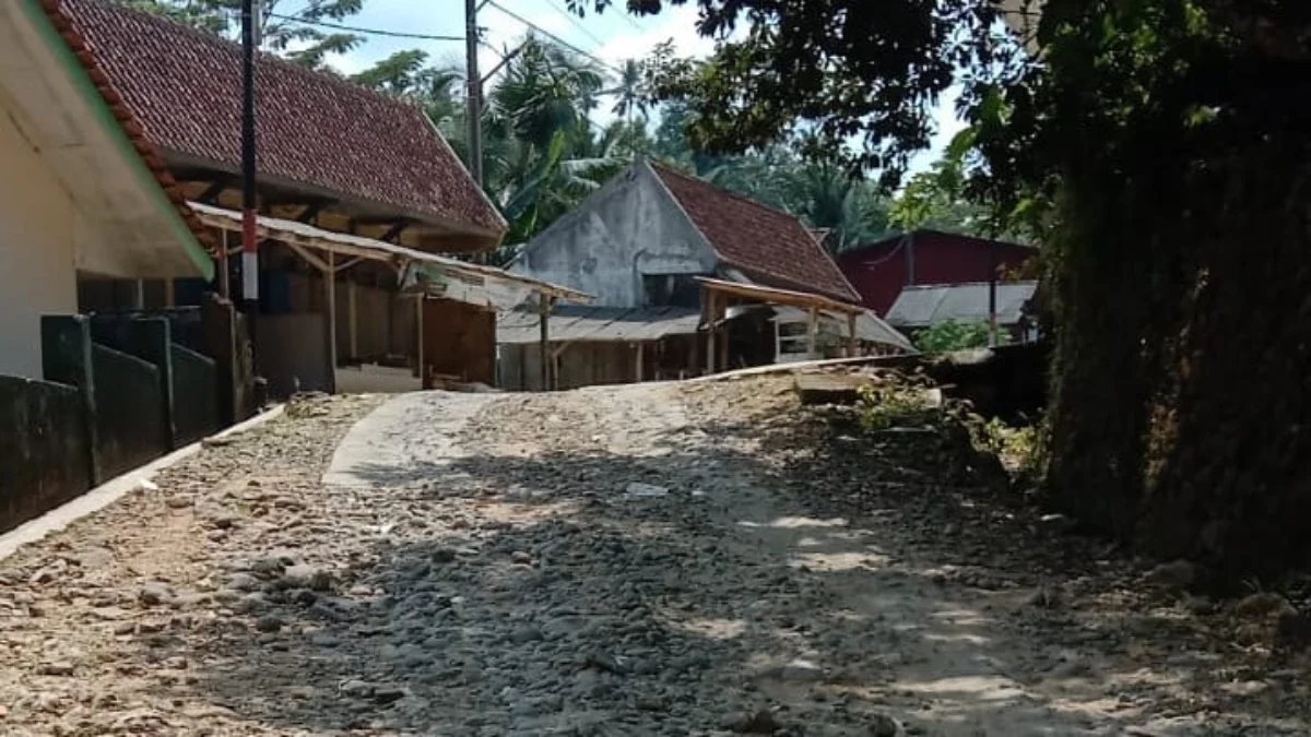 Anggaran Pemkab Tasikmalaya Terbatas, Jalan Cikalong Rusak,