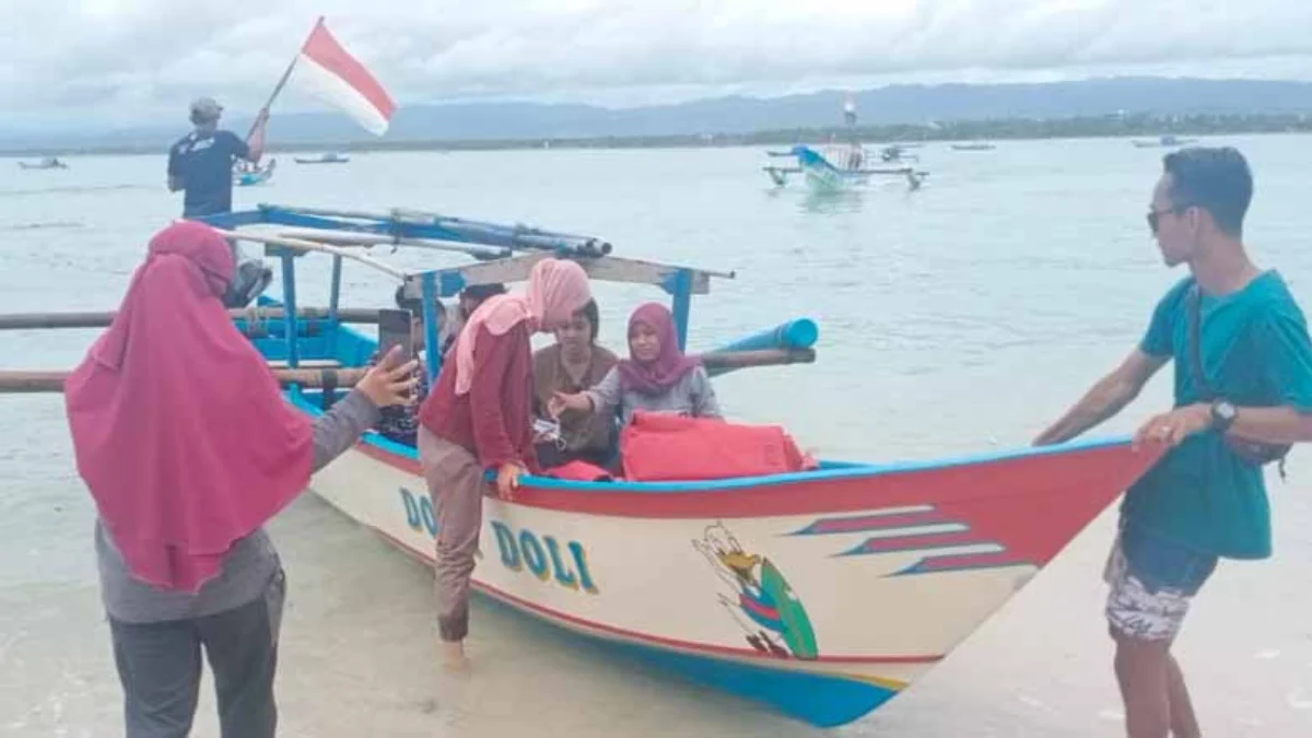 Perahu Wisata