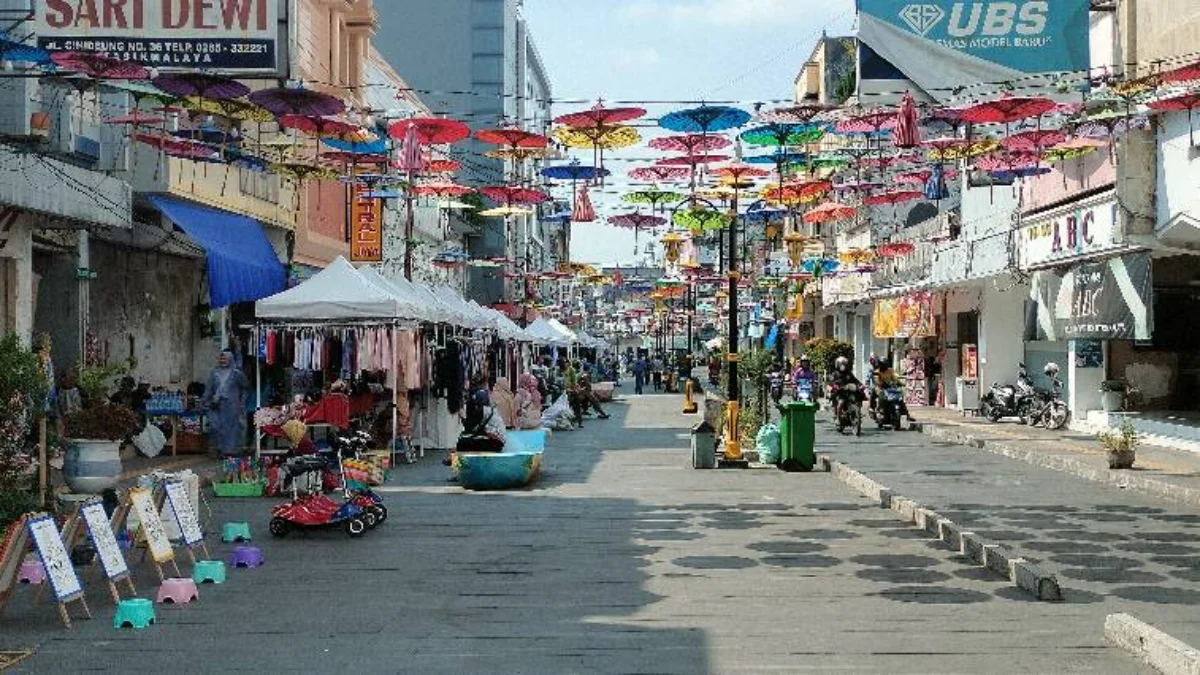 Kalau Konsep Sudah Ada, Tim Penataan Jalan Cihideung Sedang Bikin Apa?