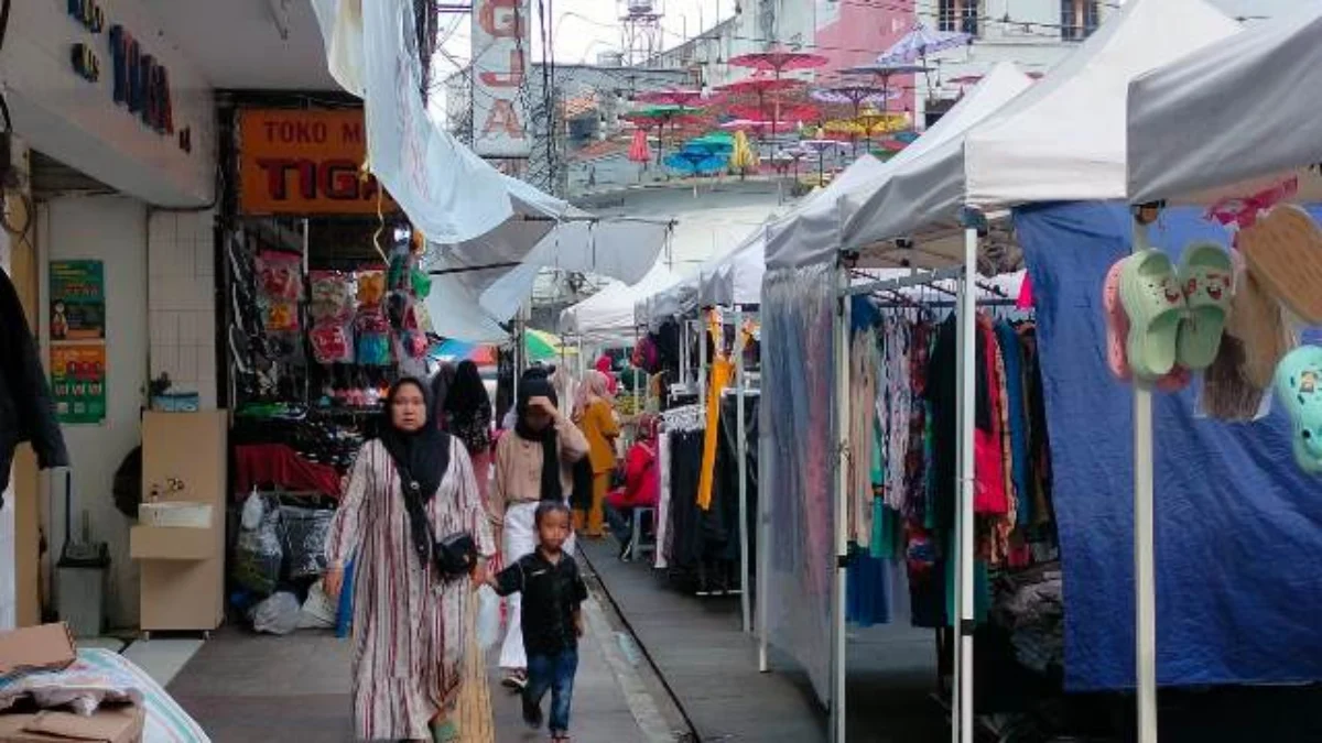 Banyak Tenda PKL? Memang Begitu Konsep Malioboro Tasikmalaya