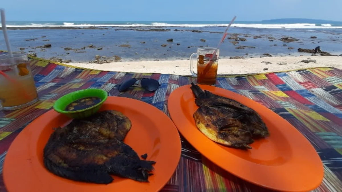 Botram Pinggir Pantai Karapyak