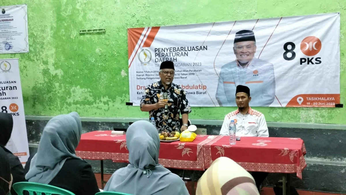 Anggota DPRD Provinsi Jawa Barat dari PKS KH Tetep Abdulatip edukasi penanganan sampah harus