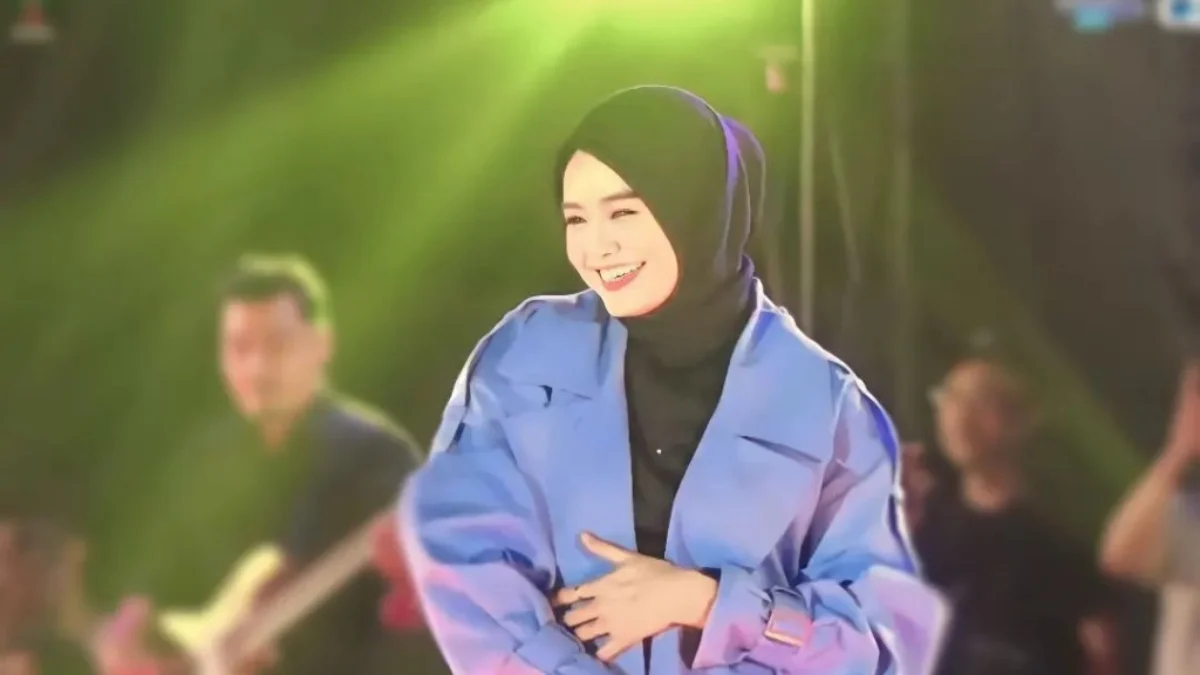 Netizen, Konser Salma Salsabil, Lagu Love Me Like You Do