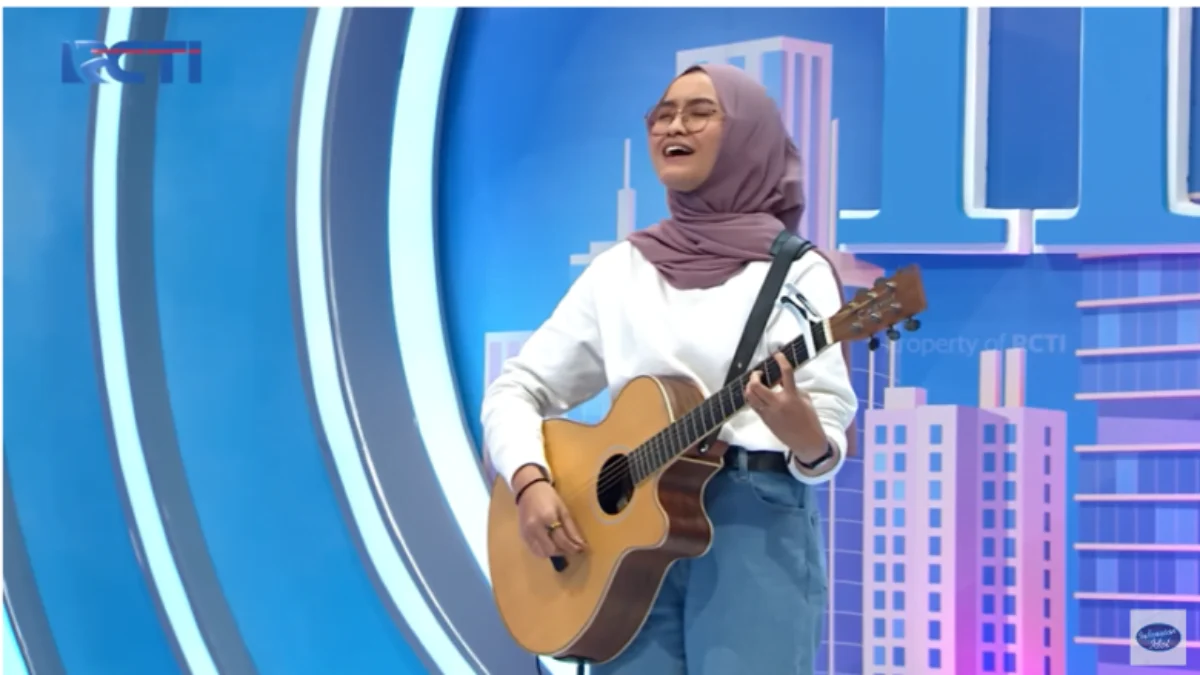 Salma Salsabil Bisa Mainkan Gitar