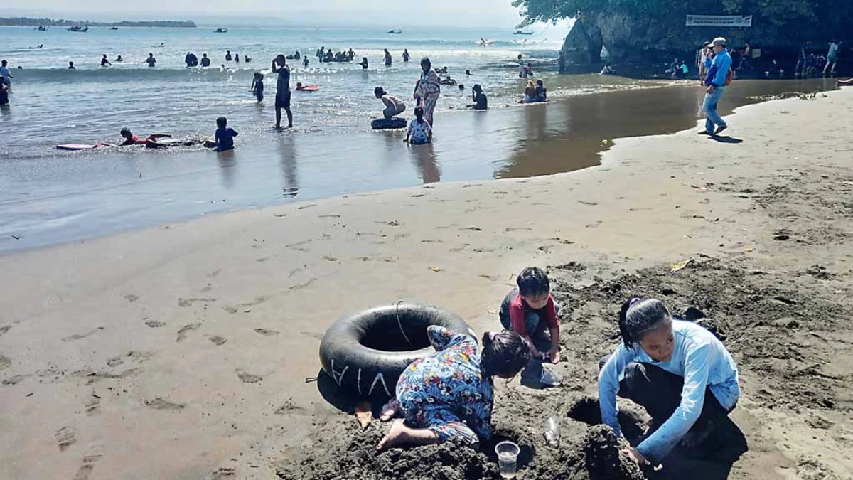 Pantai di Pangandaran