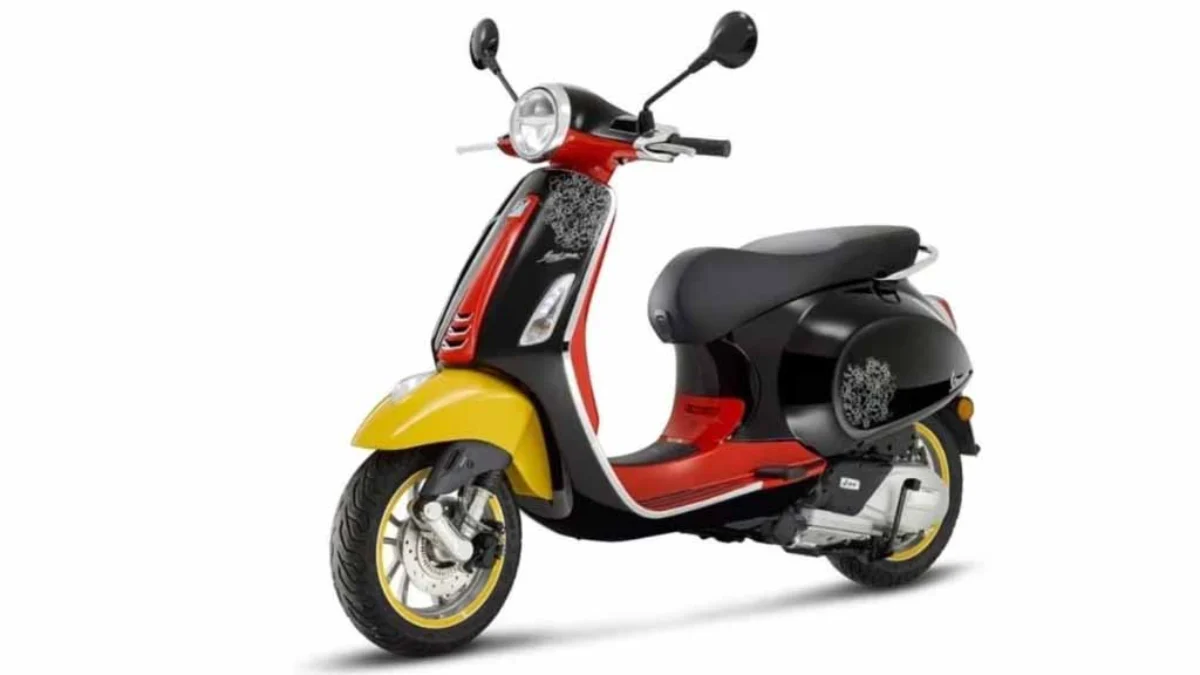 Vespa Disney Mickey Mouse Edition Hadir untuk Menghormati Usia 100 Tahun Disney