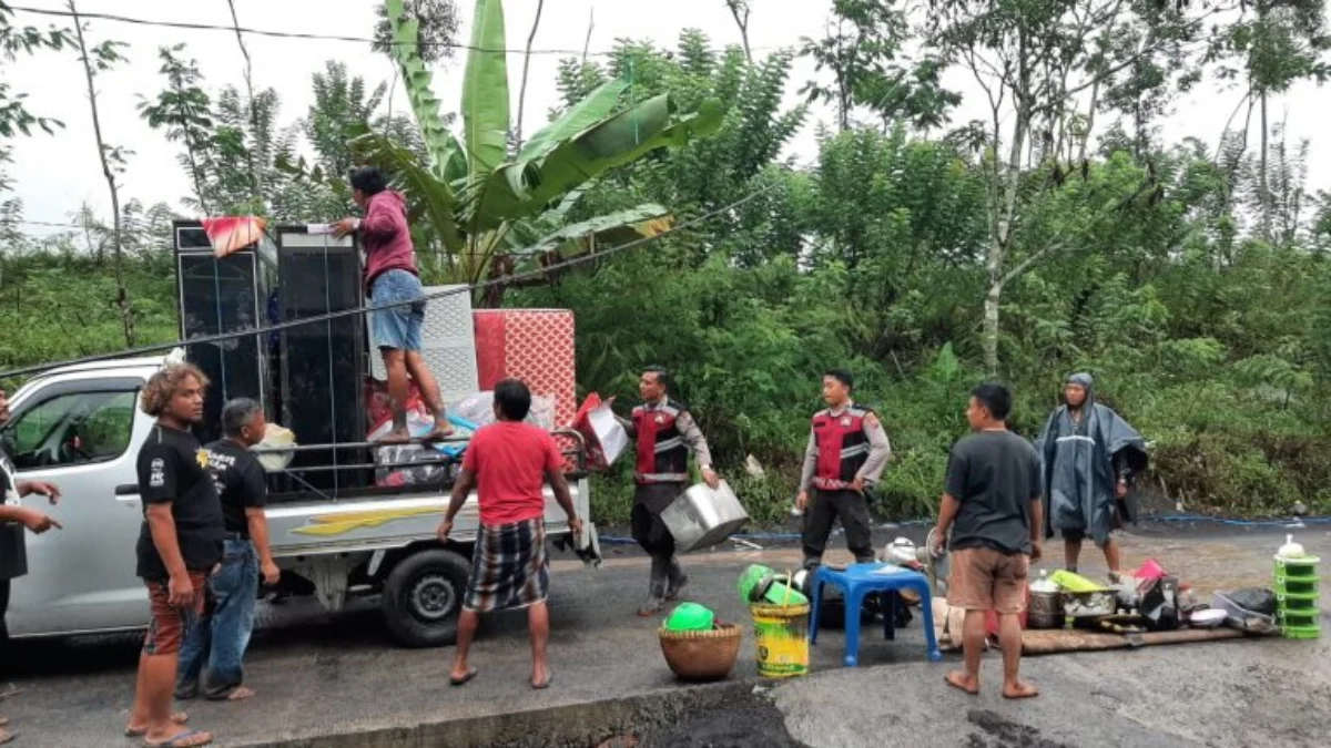 Banjir lahar dingin gunung semeru warga ngungsi