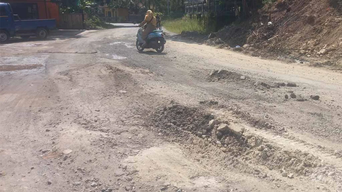 Objek Wisata Pantai Batu Hiu