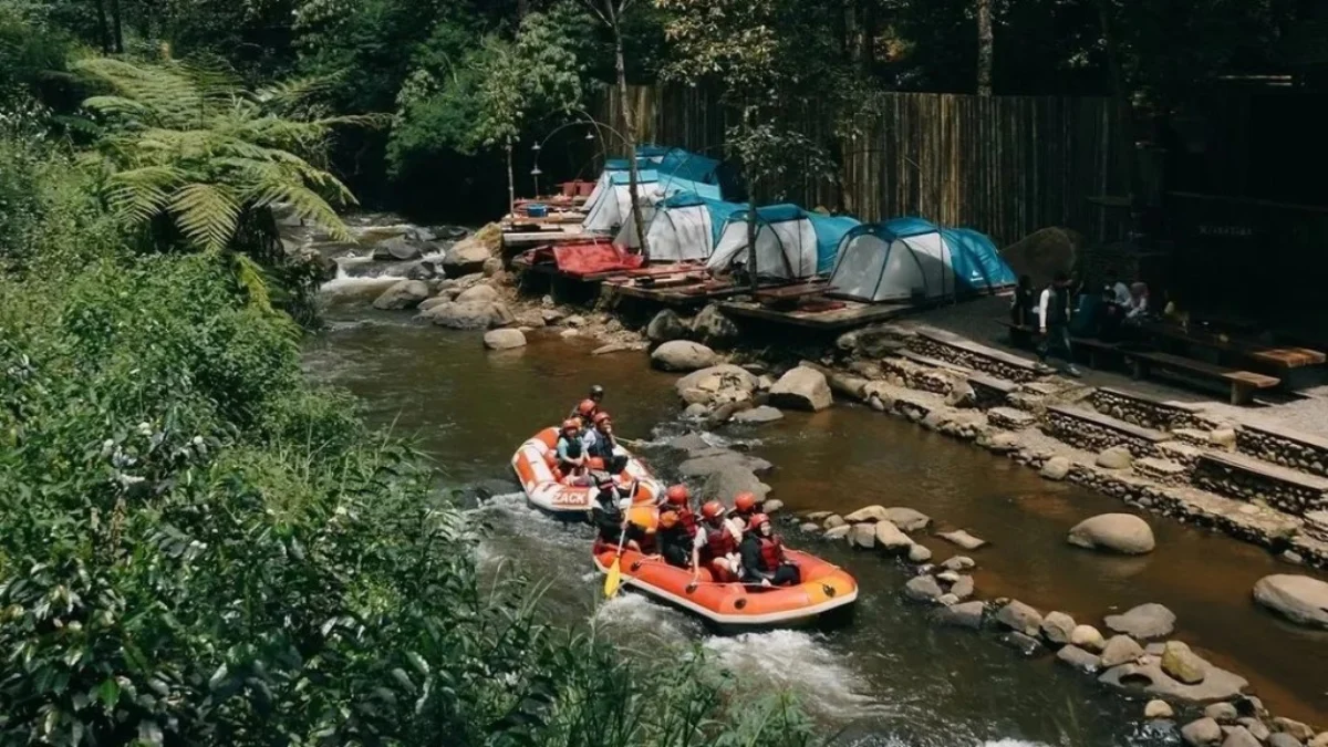 Camping di Bandung, Camping Pinggir Sungai Bandung