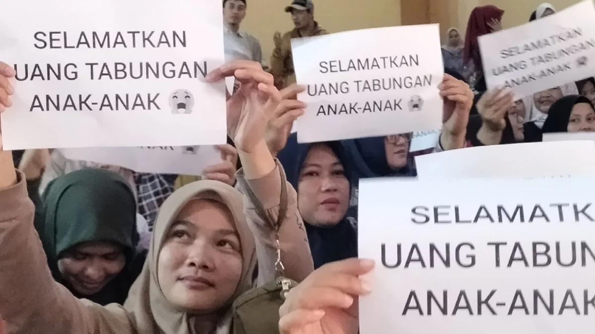 pensiunan kepala sekolah bawa kabur uang tabungan orang tua siswa SDN 3 Pakemitan