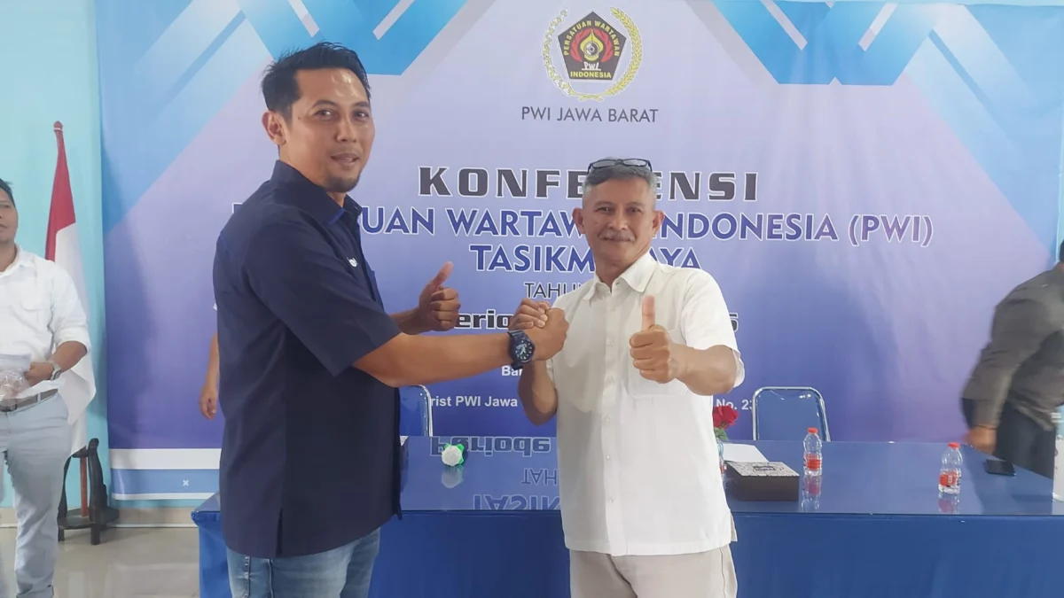 Ketua PWI Tasikmalaya Baru konferensi